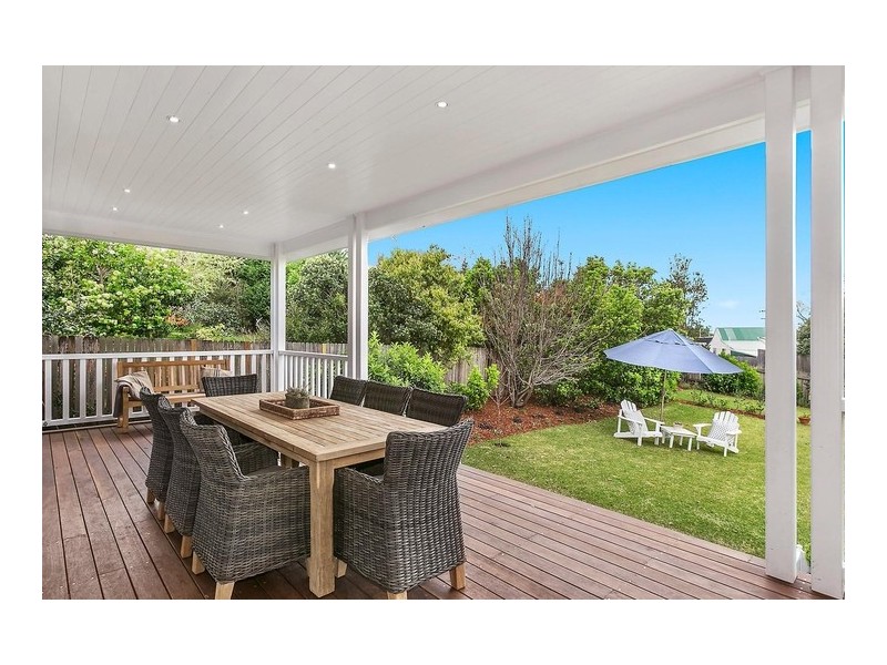 15 Mountain Road, Austinmer NSW 2515