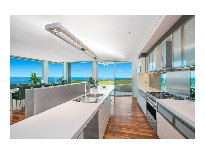 2 Weaver Terrace, Bulli NSW 2516