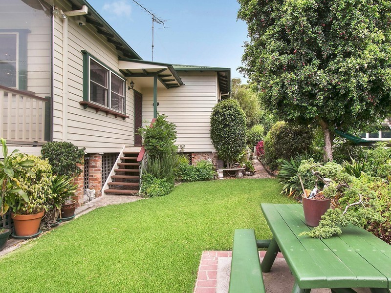 37 Gray Street, Woonona NSW 2517