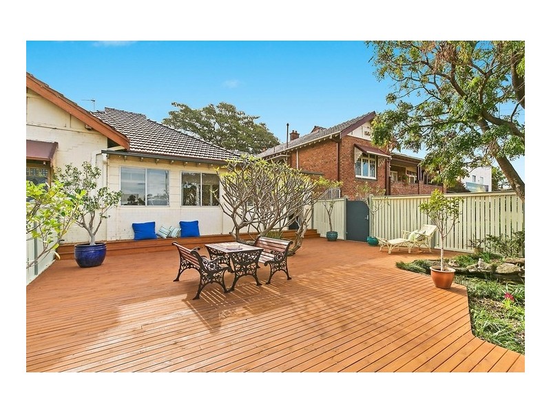 4 Gladstone Avenue, Wollongong NSW 2500