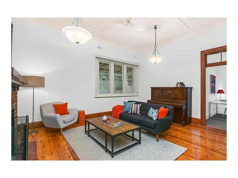 4 Gladstone Avenue, Wollongong NSW 2500