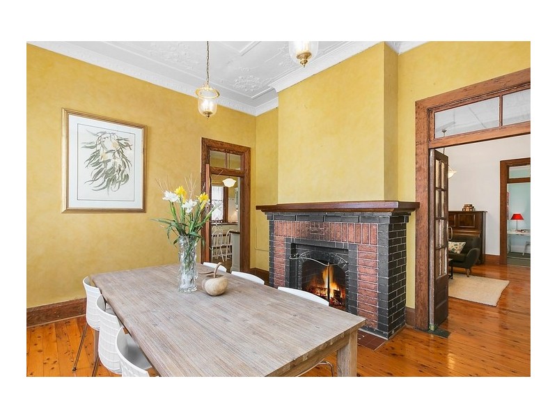 4 Gladstone Avenue, Wollongong NSW 2500