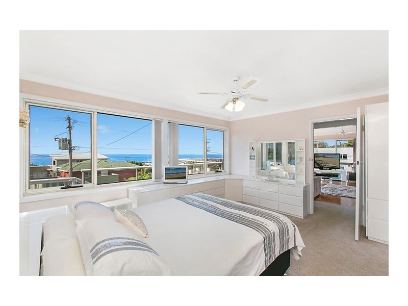 51 Armagh Parade, Thirroul NSW 2515