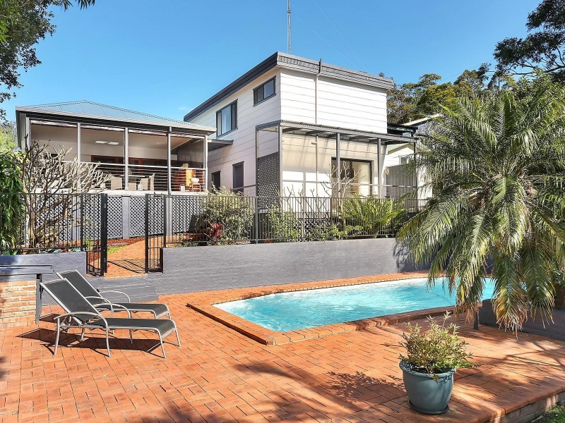 9 Headland Avenue, Austinmer NSW 2515