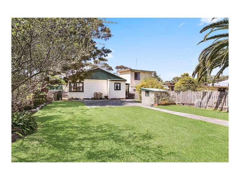 32 Cawley Road, Bellambi NSW 2518