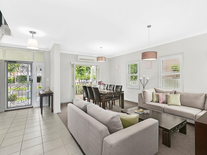 15 Broughton Avenue, Tullimbar NSW 2527