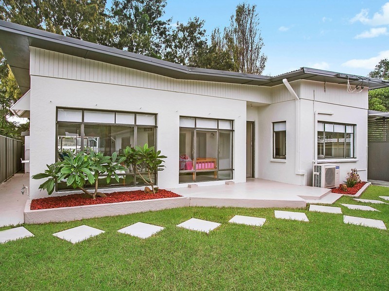 4 Albert Street, Corrimal NSW 2518