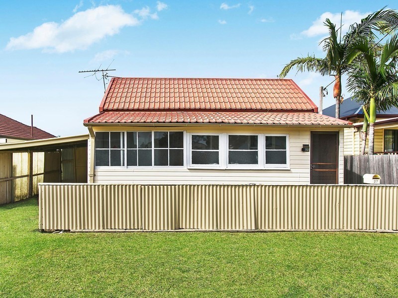 27 Collins Street, Corrimal NSW 2518