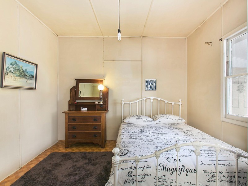 27 Collins Street, Corrimal NSW 2518