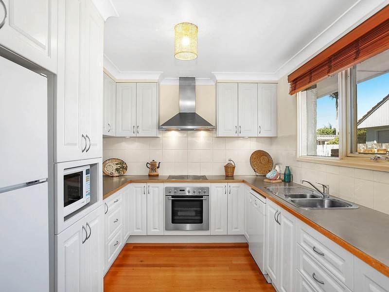 5 Brian Street, Fairy Meadow NSW 2519
