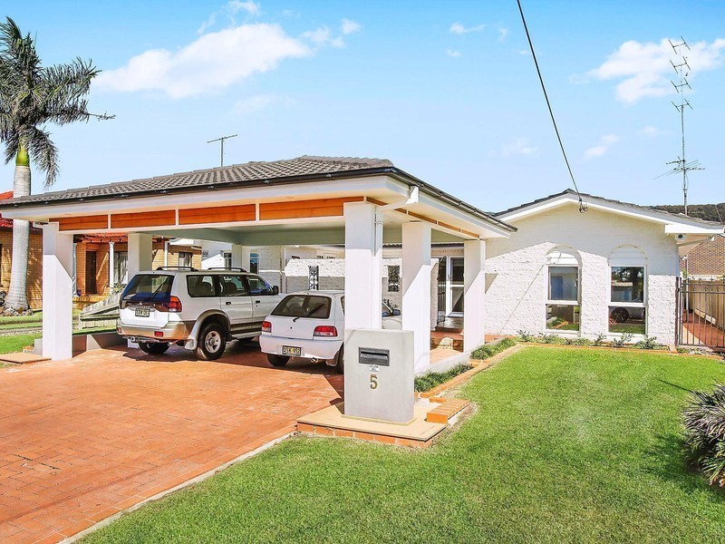 5 Brian Street, Fairy Meadow NSW 2519