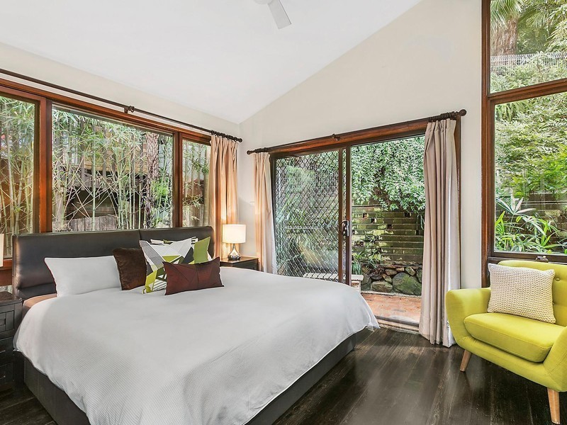 27 Kanangra Drive, Thirroul NSW 2515