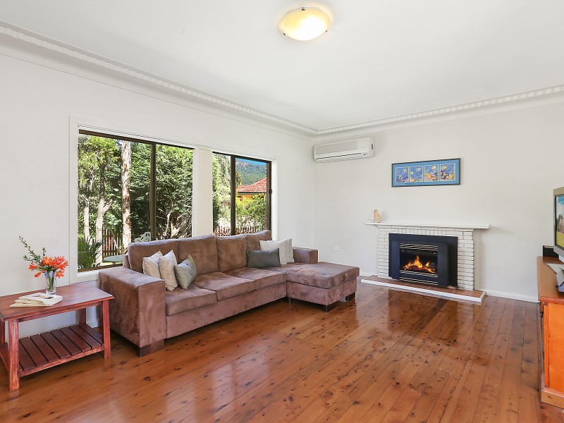 81 Hopewood Crescent, Fairy Meadow NSW 2519