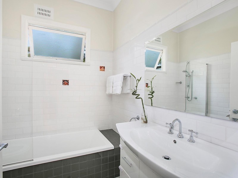 96 Princes Highway, Thirroul NSW 2515
