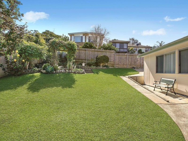 20 Jennifer Crescent, Thirroul NSW 2515