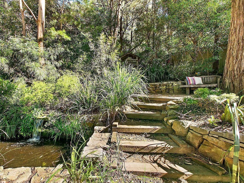 6 Sturt Place, Bulli NSW 2516