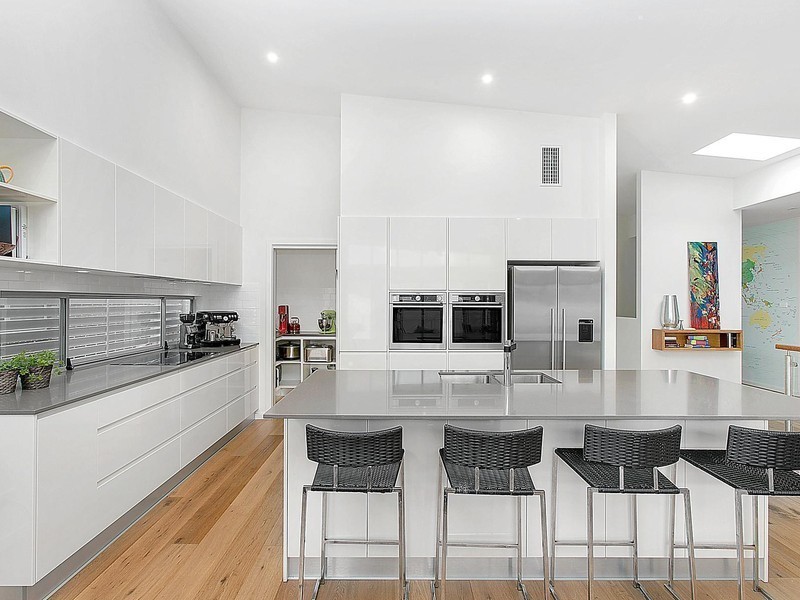 8 Air Avenue, Bulli NSW 2516