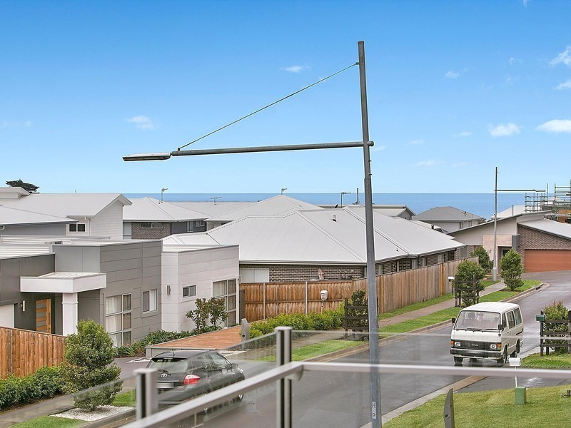 8 Air Avenue, Bulli NSW 2516