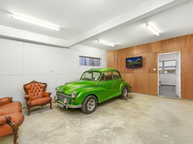 8 Air Avenue, Bulli NSW 2516