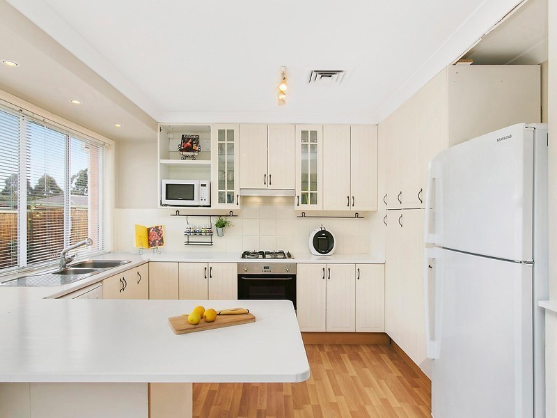 15 Regency Crescent, Berkeley NSW 2506