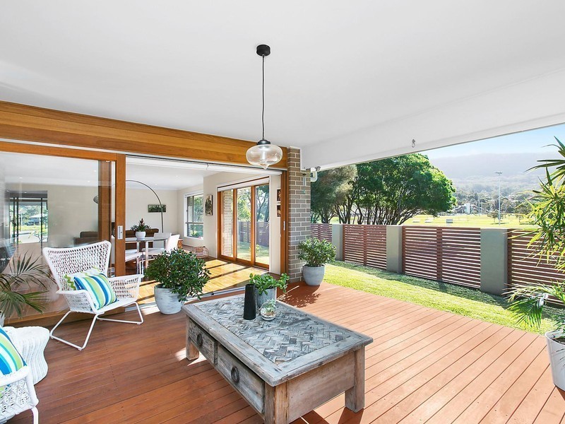 25 Clyde Close, Thirroul NSW 2515