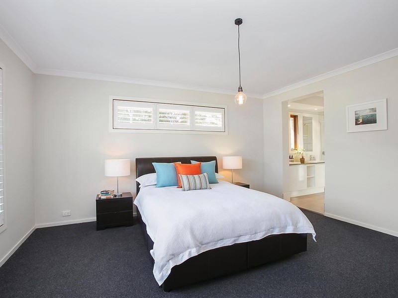 25 Clyde Close, Thirroul NSW 2515