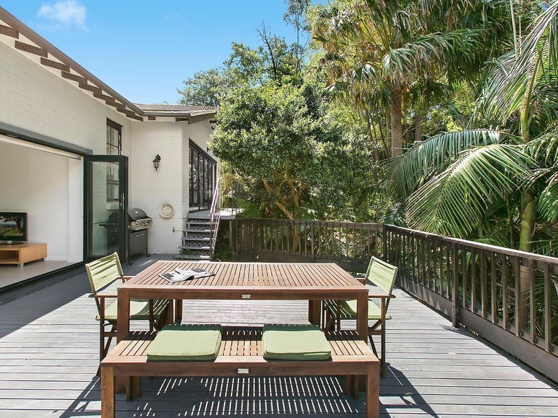 9 Hazel Crescent, Thirroul NSW 2515