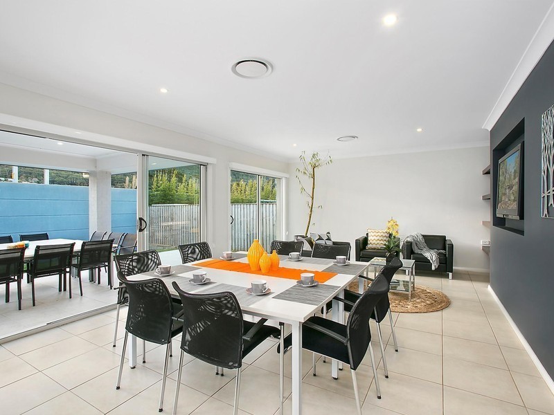 6 Samuel Close, Thirroul NSW 2515
