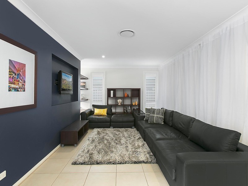 6 Samuel Close, Thirroul NSW 2515