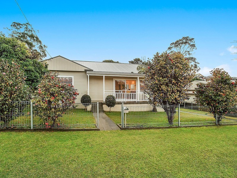 25 Lang Street, Woonona NSW 2517