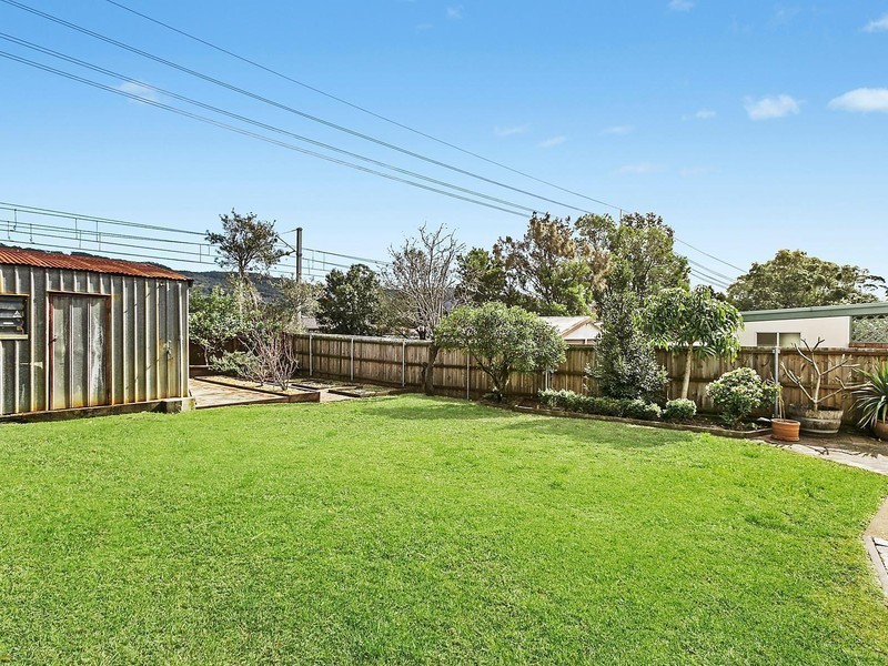 10 Hollebon Road, Bellambi NSW 2518