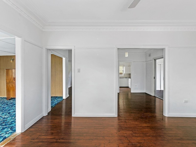 10 Hollebon Road, Bellambi NSW 2518