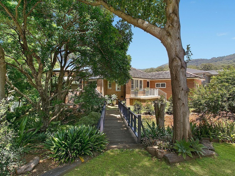 27 Jennifer Crescent, Thirroul NSW 2515