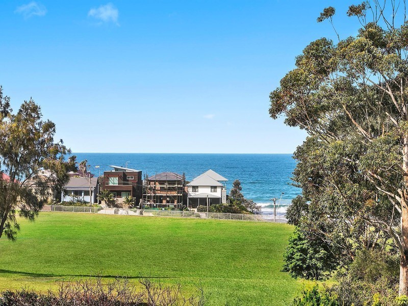 6 Elanora Place, Coledale NSW 2515