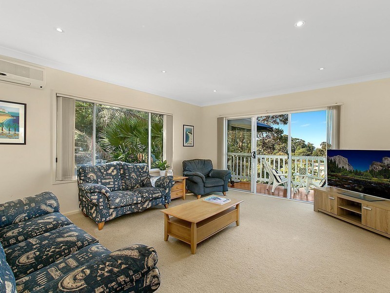 39 Robinsville Crescent, Thirroul NSW 2515
