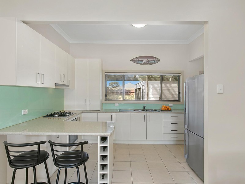 10 John Street, Towradgi NSW 2518