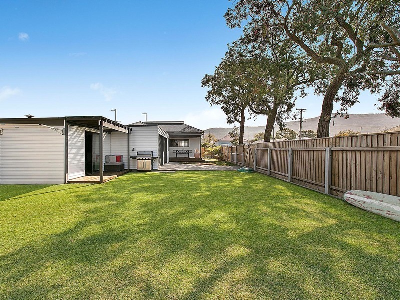 10 John Street, Towradgi NSW 2518