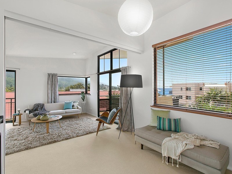 6 Cliff Parade, Thirroul NSW 2515