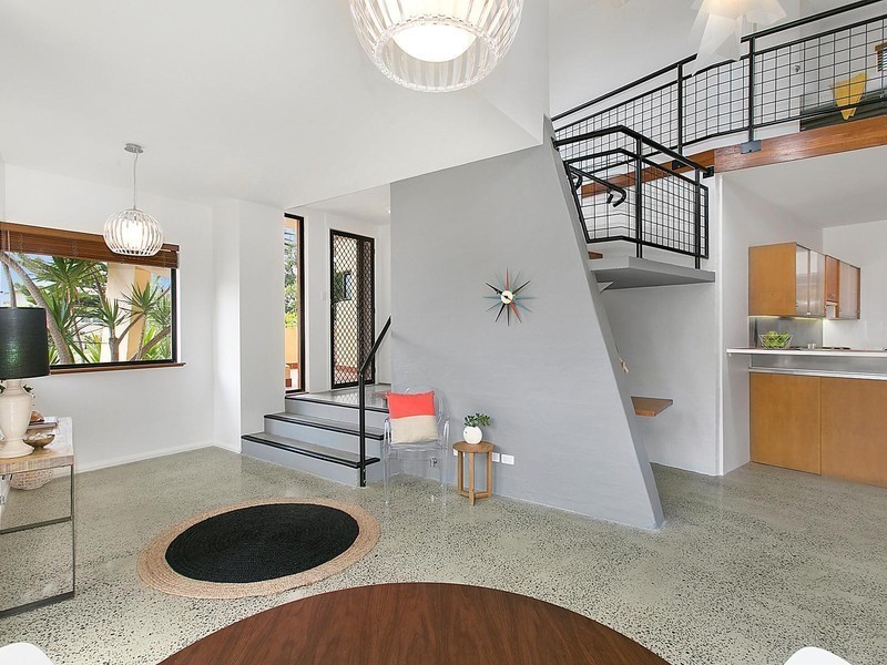 6 Cliff Parade, Thirroul NSW 2515