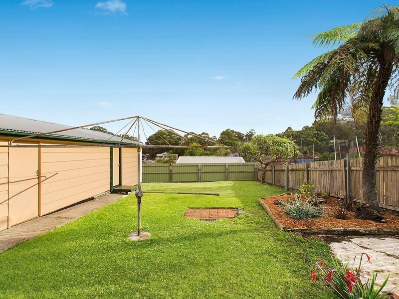 54 Lachlan Street, Thirroul NSW 2515