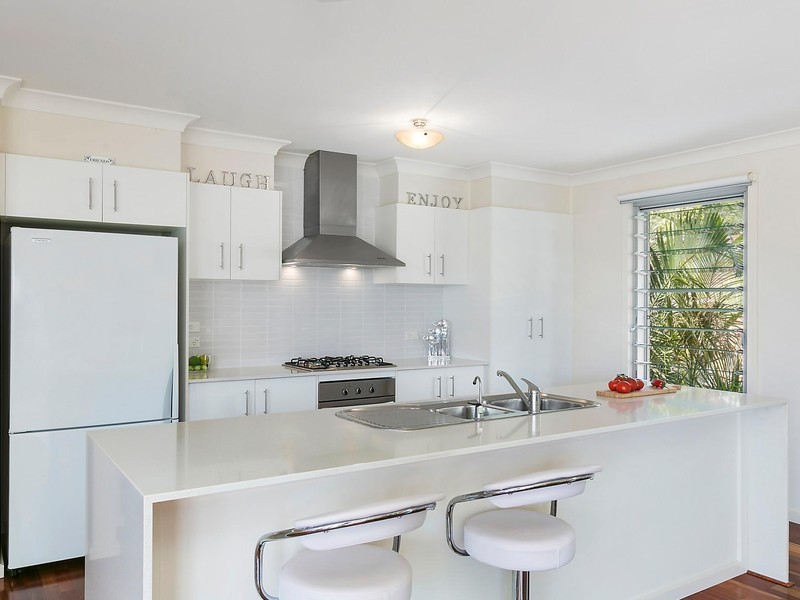 10 Gumtree Lane, Thirroul NSW 2515