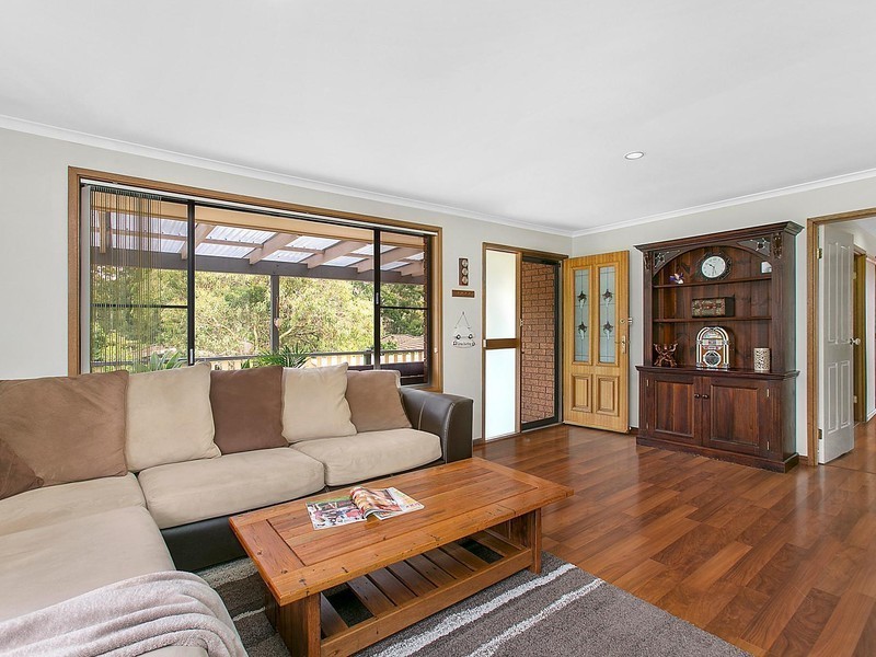 16 Central Road, Cordeaux Heights NSW 2526
