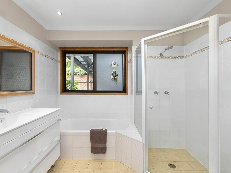 16 Central Road, Cordeaux Heights NSW 2526
