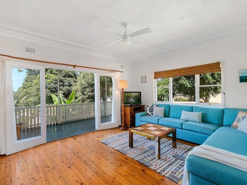 16 Balmer Crescent, Woonona NSW 2517