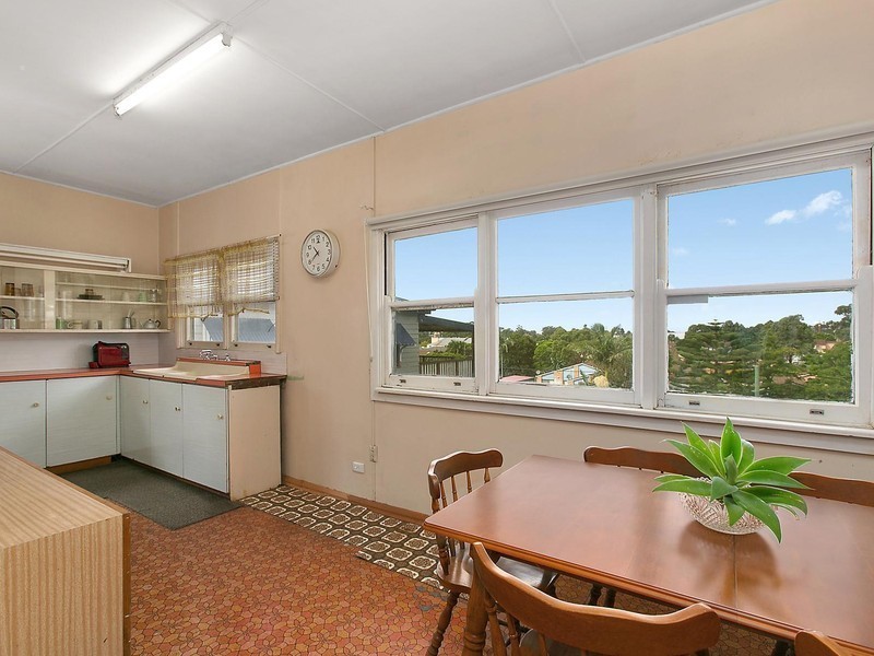 16 Hillcrest Avenue, Woonona NSW 2517