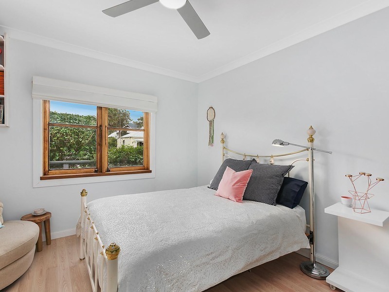 11 Henley Road, Thirroul NSW 2515