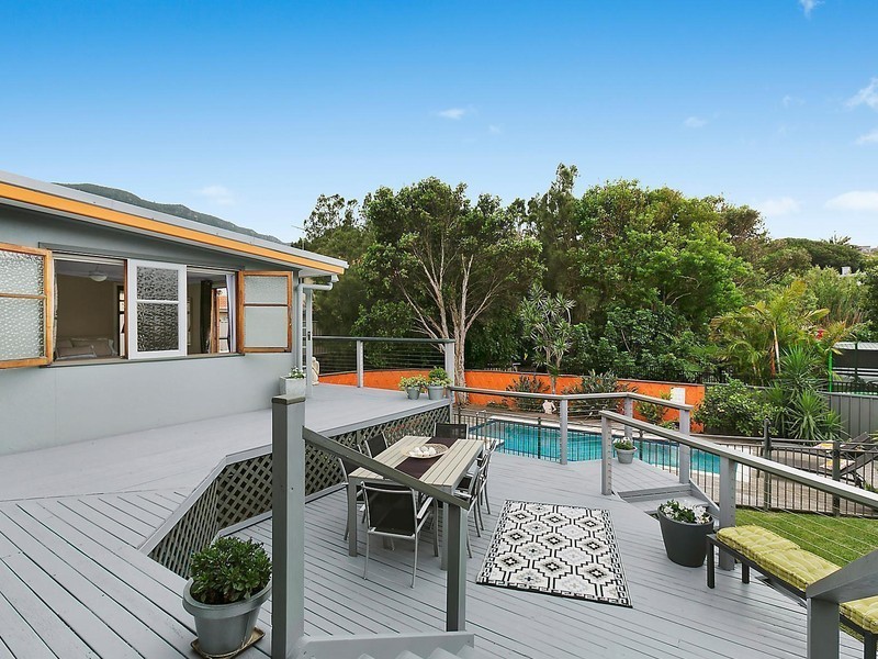 11 Henley Road, Thirroul NSW 2515