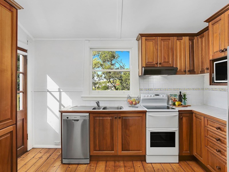 102 Princes Highway, Thirroul NSW 2515