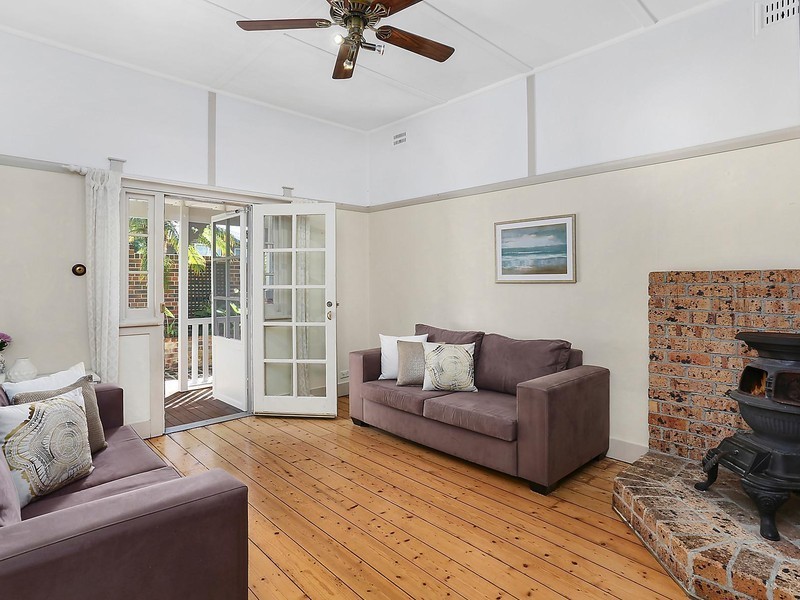 102 Princes Highway, Thirroul NSW 2515