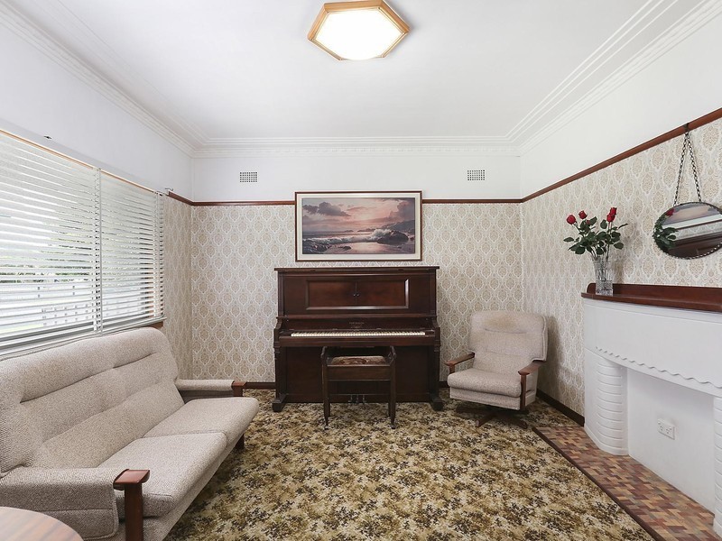 34 Hillcrest Avenue, Woonona NSW 2517